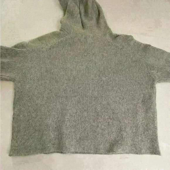 Frank & Oak Cropped Cable Knit  Hoodie Sweater Size Medium - Picture 2 of 8